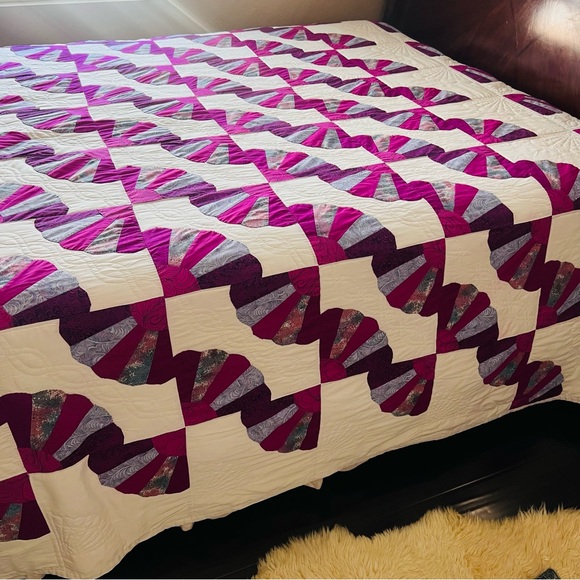 Vintage From 1970’s  Handmade King  Fan Quilt – 105” x 100” - Picture 8 of 14